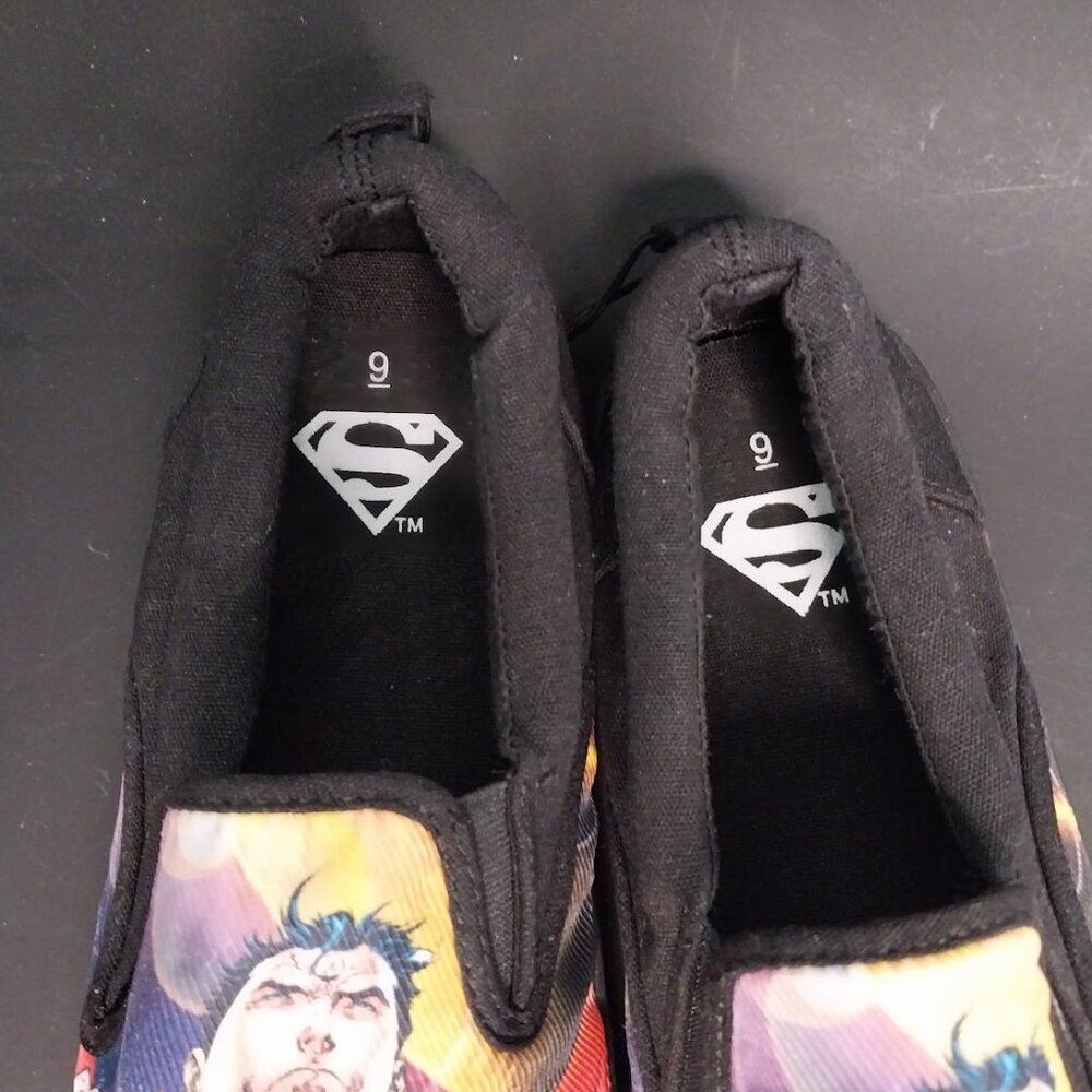 DC Comics: Superman Men's Shoes - Picture 12 of 13